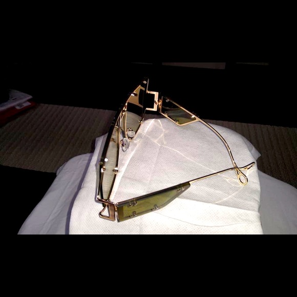 XL Shades - Picture 5 of 5